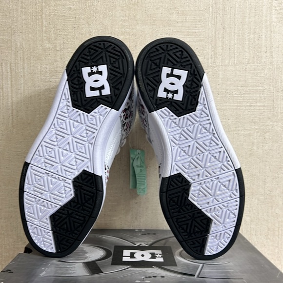 WOMEN’S DC CURE HI TOPS SIZE 6.5 BLACK AND LEOPARD PRINT BRAND NEW IN BOX!! - Picture 9 of 10